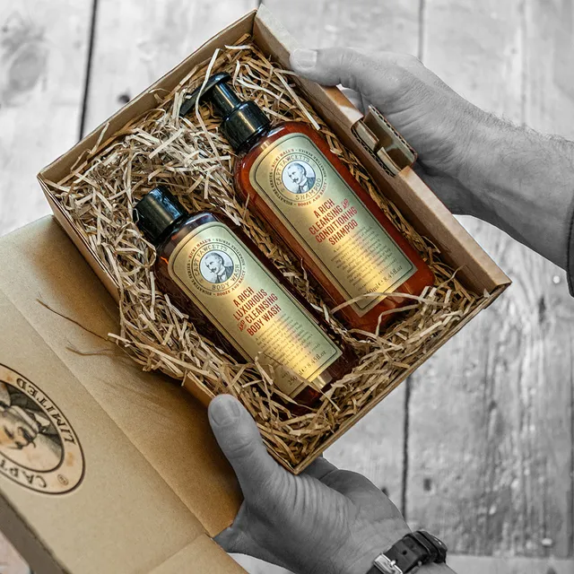 captain-fawcett-booze-baccy-hair-body-wash-set-coffret-duo-shampoing-et-gel-douc image 1