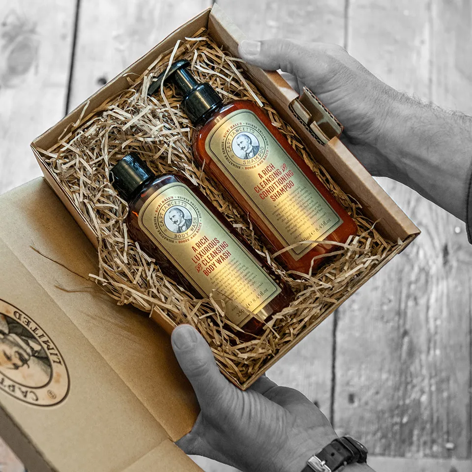 captain-fawcett-booze-baccy-hair-body-wash-set-coffret-duo-shampoing-et-gel-douc image 1