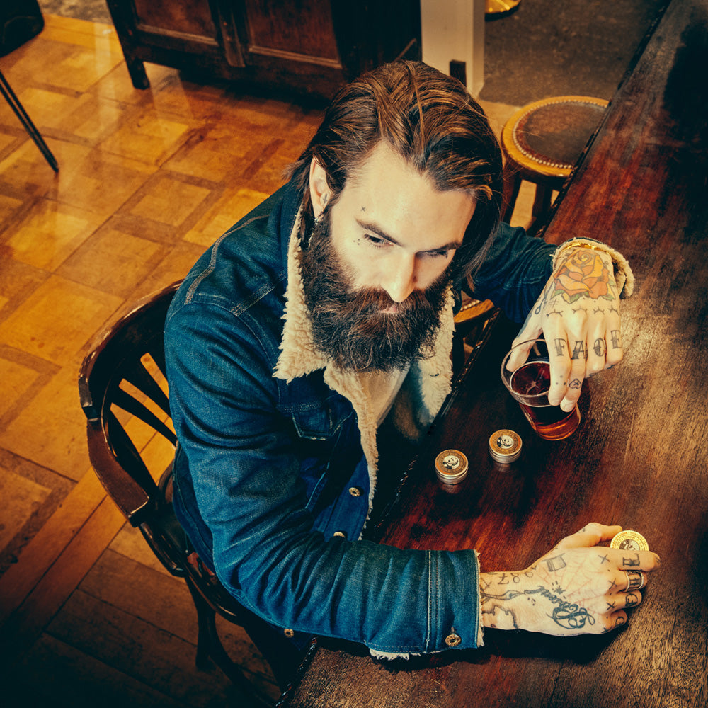 captain-fawcett-booze-baccy-cire-moustache-fixation-forte-parfum-rhum-tabac-et-c image 3